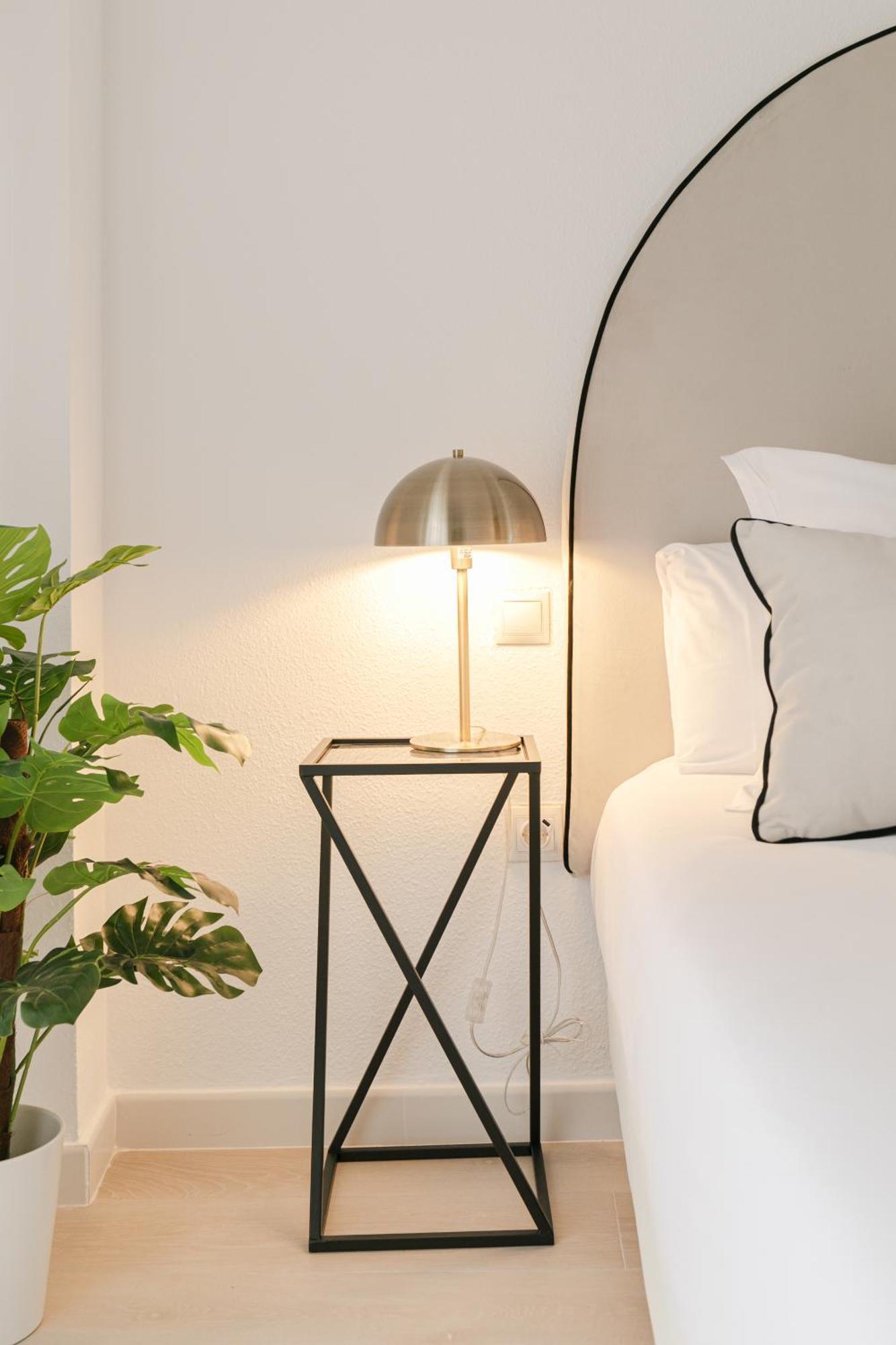 Isg Apartments Becquer Free Parking Inside The Building Sevilla Exterior foto